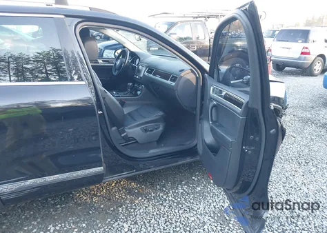 2015 Volkswagen Touareg Tdi Executive из США, поврежденный, VIN WVGEP9BP4FD007384